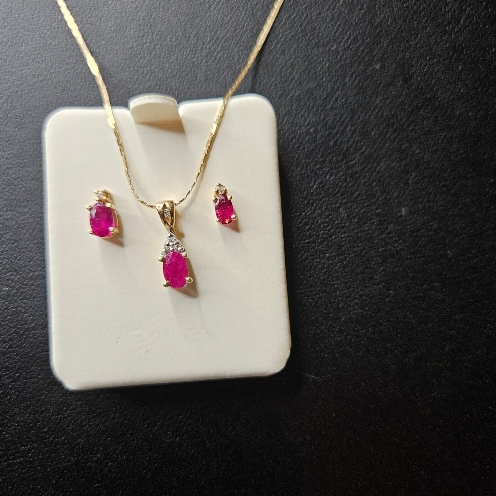 Elegant Gold and Pink Jewelry Set